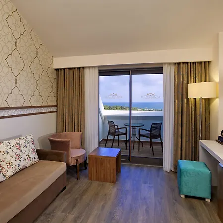 Hotel Luna Blanca & 5*