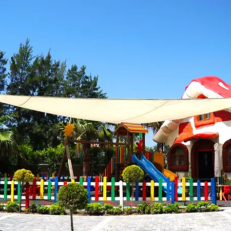 Luna Blanca & 5* Side