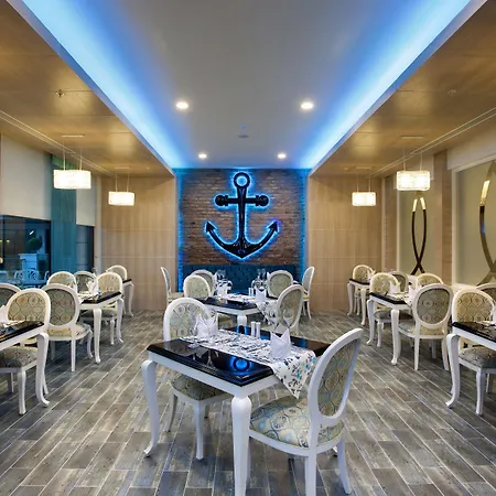 Hotel Luna Blanca & 5*