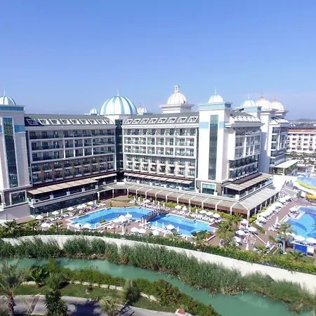 Luna Blanca & Hotel 5*