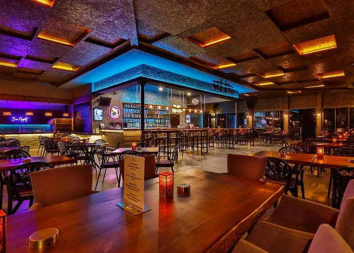 Hotel Luna Blanca & Side