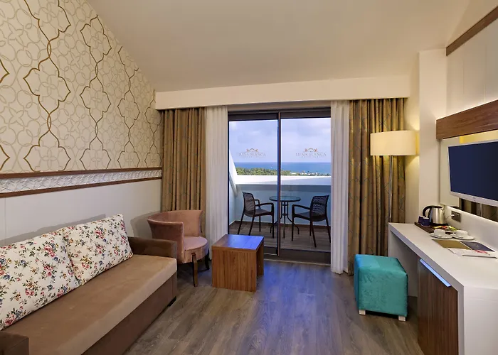 Hotel Luna Blanca & 5*