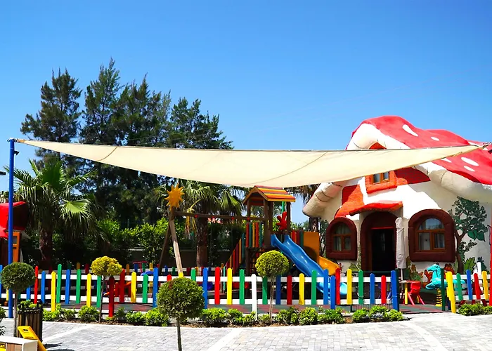 Luna Blanca & 5* Side