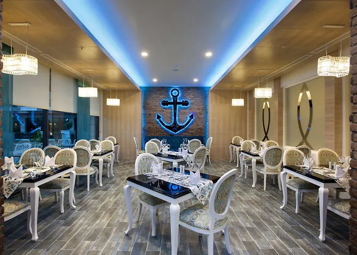 Hotel Luna Blanca & 5*