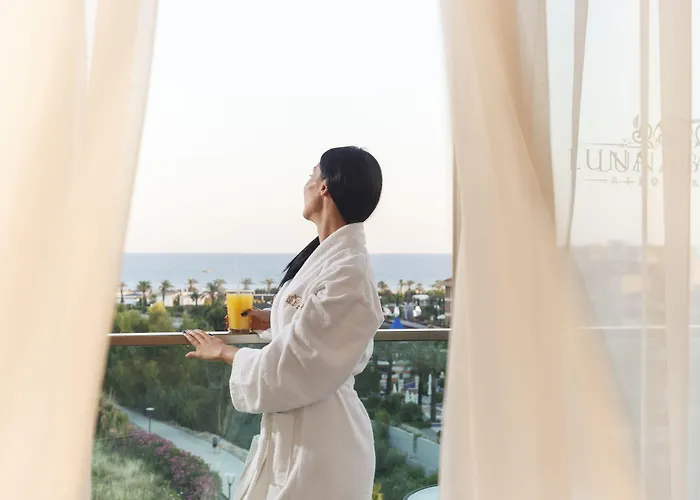 Luna Blanca & Hotel 5*