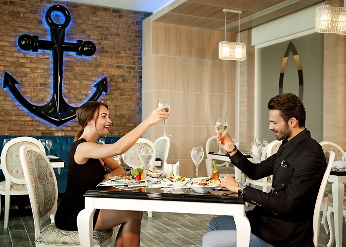 מלון Luna Blanca & 5*