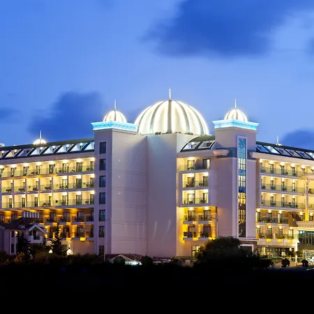 Luna Blanca & Hotel 5*